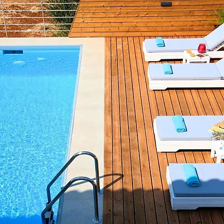 Etoile Heated Pool Willa *