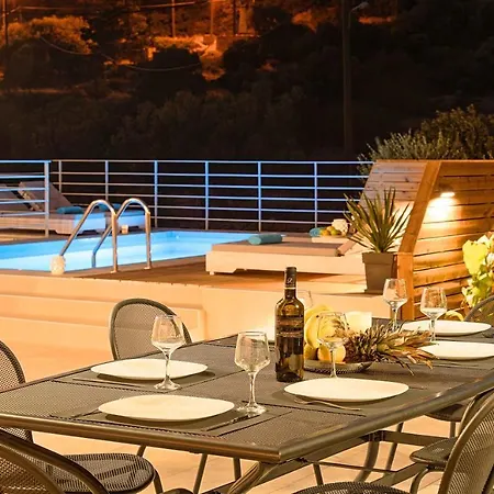 Willa Etoile Heated Pool Vathí